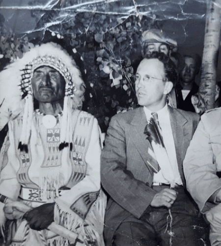Historic photograph of Nakota community members